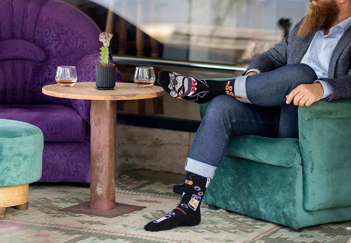 Motivsocken, Gorilla Socken, Themensocken, Geschenkidee für Whiskyliebhaber
