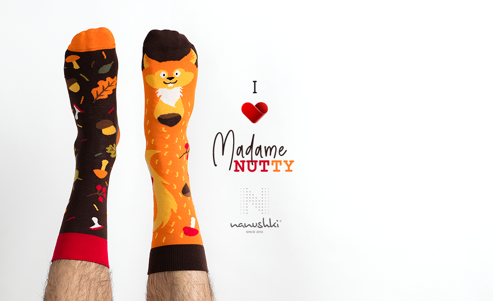 Eichhörnchen Socken, Nuss Socken, Socken mit Tiermotiven, Themensocken, Motivsocken, Geschenk für Tierpflegerin oder Tierärztin.