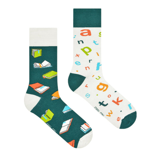 Bücher Socke, Buchstaben Socken, Motivsocken, bunte Socken, Geschenkidee für Lehrerin .