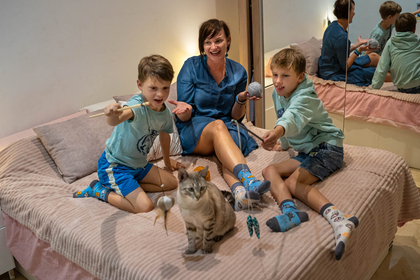 Katzen Kindersocken, Motivsocken für Kinder, Geschenkidee für Jungs und Mädchen.