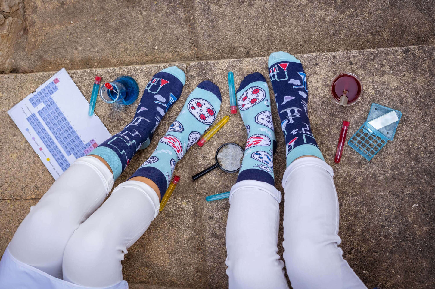 Labor Socken, Motivsocken, bunte Socken, Geschenkidee für Chemikerinnen.