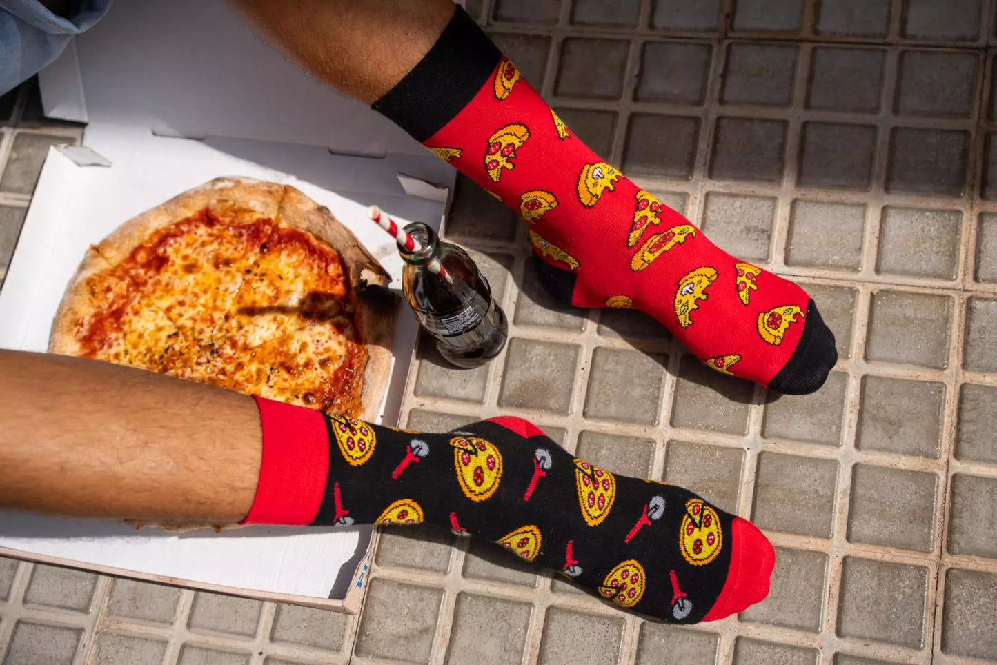 Pizza Socken, Motivsocken, bunte Socken, Geschenkidee für Pizzabäcker.