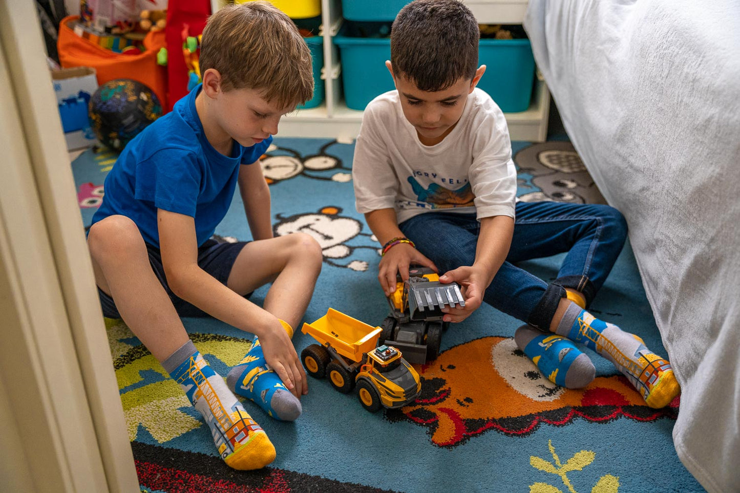 Bauarbeiter Kindersocken, Motivsocken für Kinder, Geschenkidee für Jungs und Mädchen.